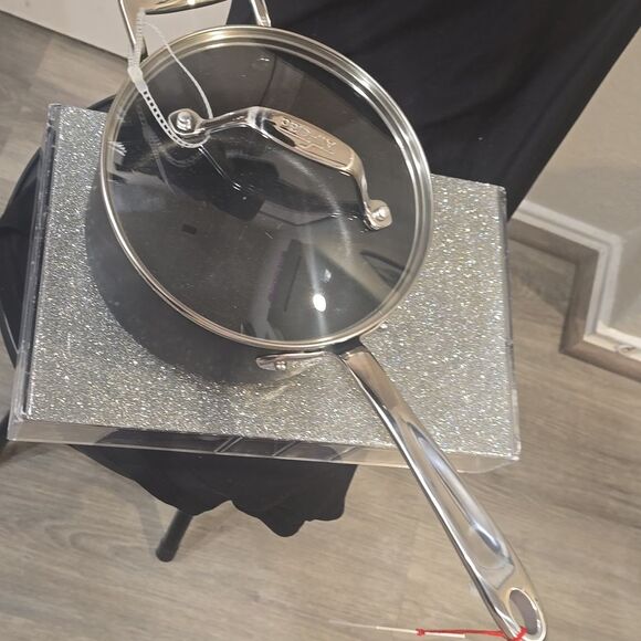 All-Clad Essentials Non-Stick 2.5QT Saucepan w/Lid - Picture 7 of 9